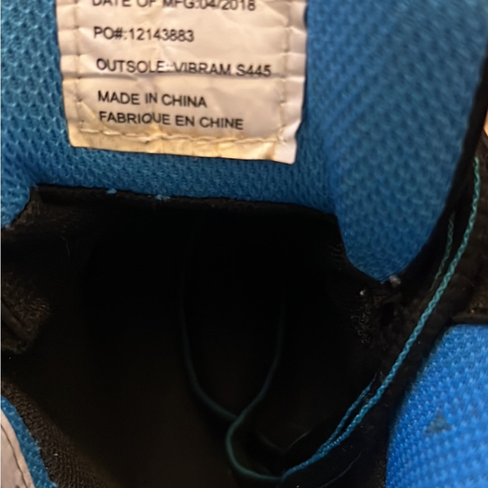 Helly Hansen Black and Blue Workwear Boots - Picture 6 of 8